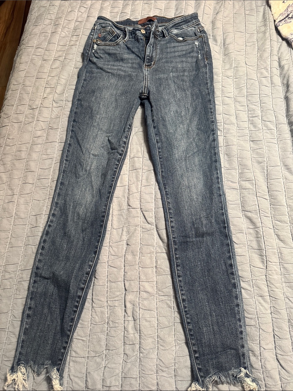 Judy Blue Mid-Rise Distressed Raw Hem Skinny Jeans Distressed Skinny Jeans Fit